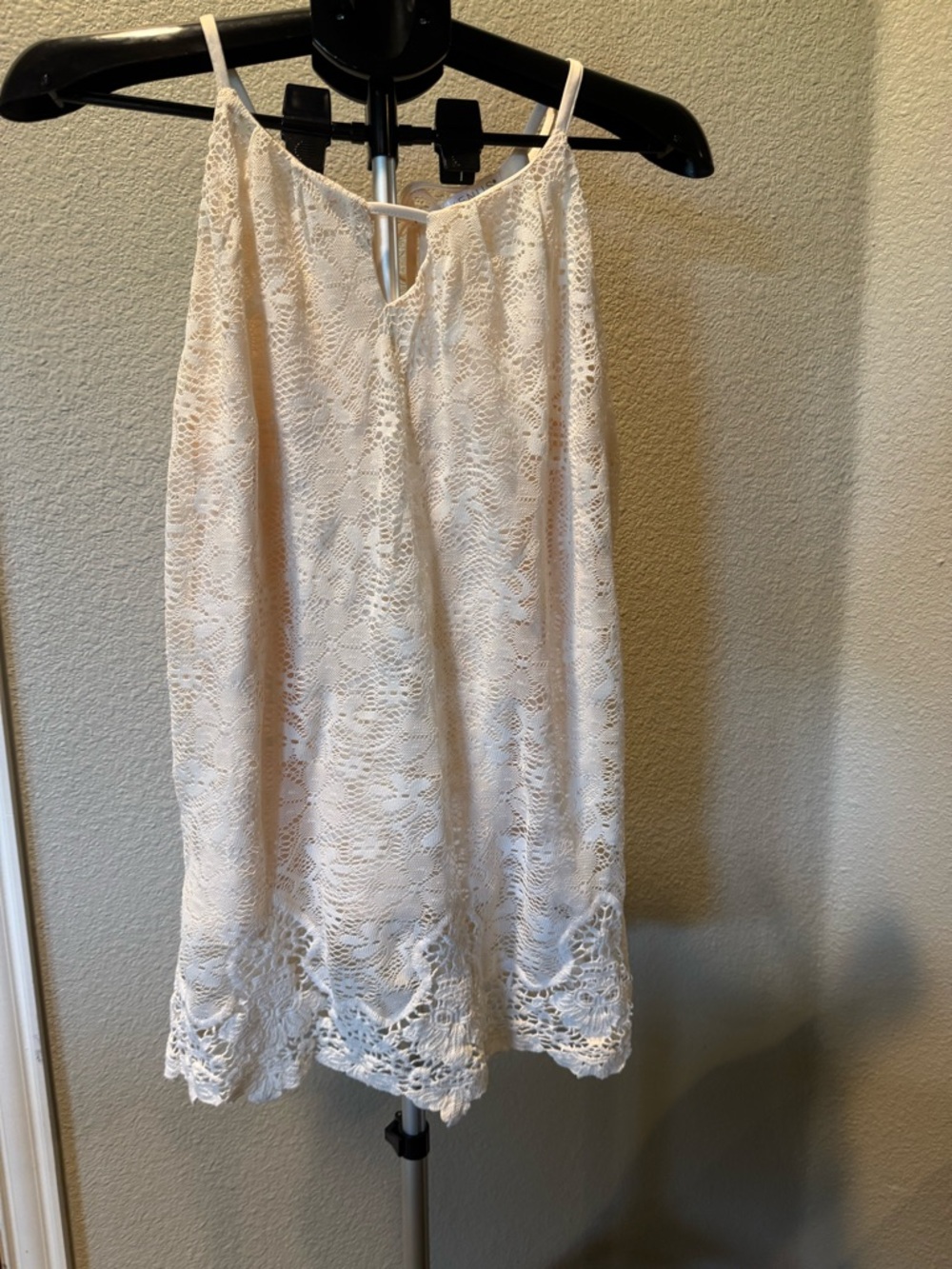VENUS Cream Crochet Tieback Top Sz M